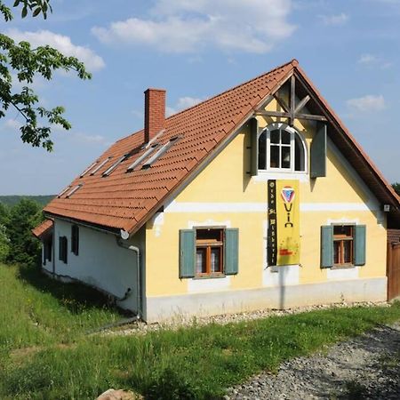 Stilvolles Landhaus Im Dreilaendereck Felsőszölnök 外观 照片