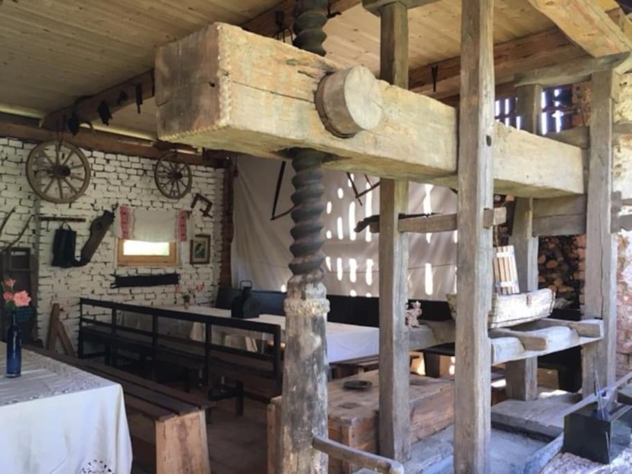 Stilvolles Landhaus Im Dreilaendereck Felsőszölnök 外观 照片